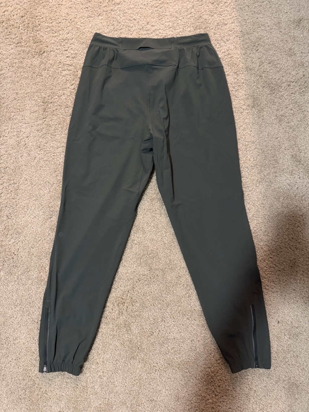 lululemon athletica Men's olive green Jogger Sweatpants